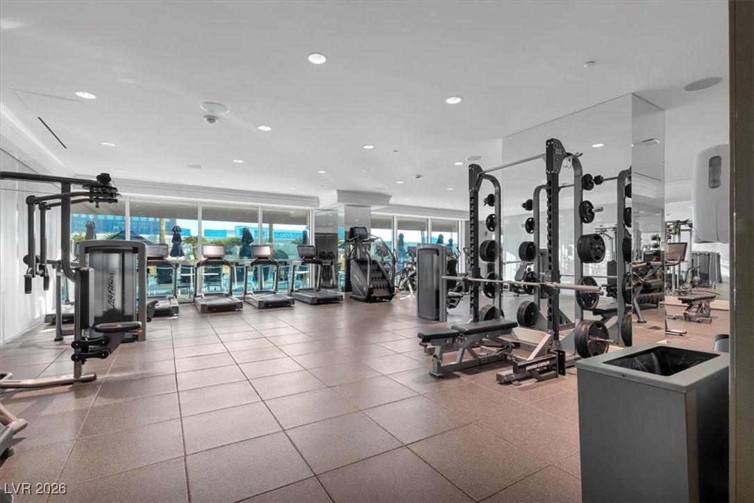 2000 North Fashion Show Drive 5326