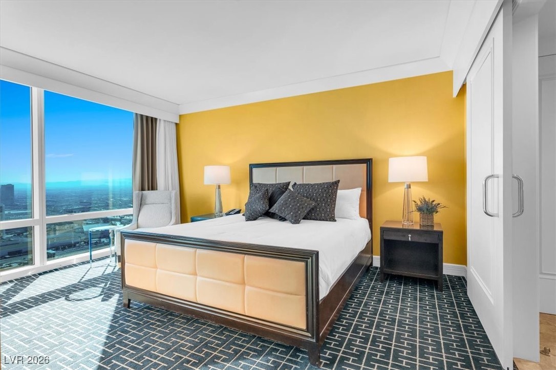 2000 North Fashion Show Drive 5326