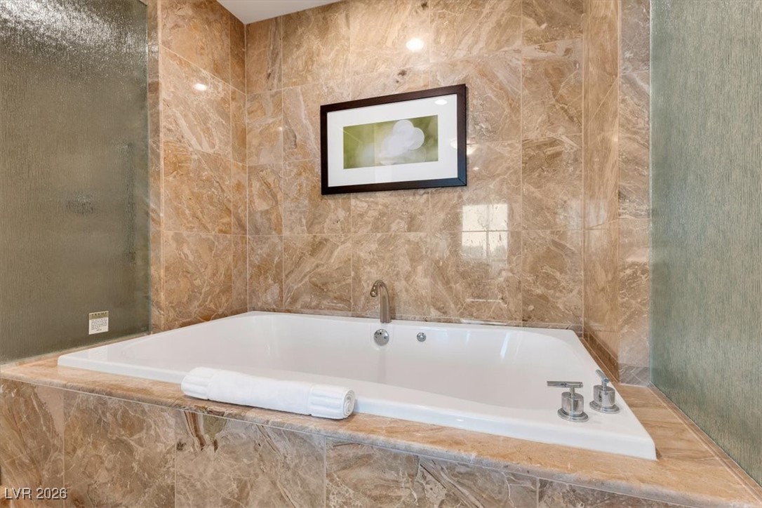 2000 North Fashion Show Drive 5326