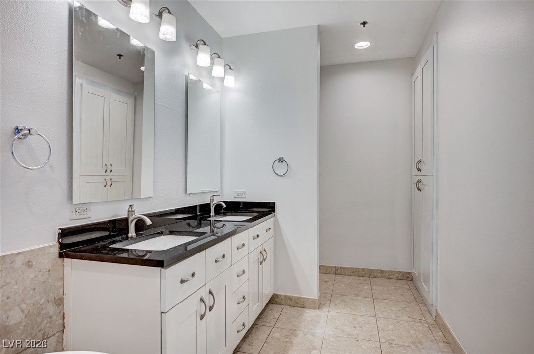 4525 Dean Martin Drive 900