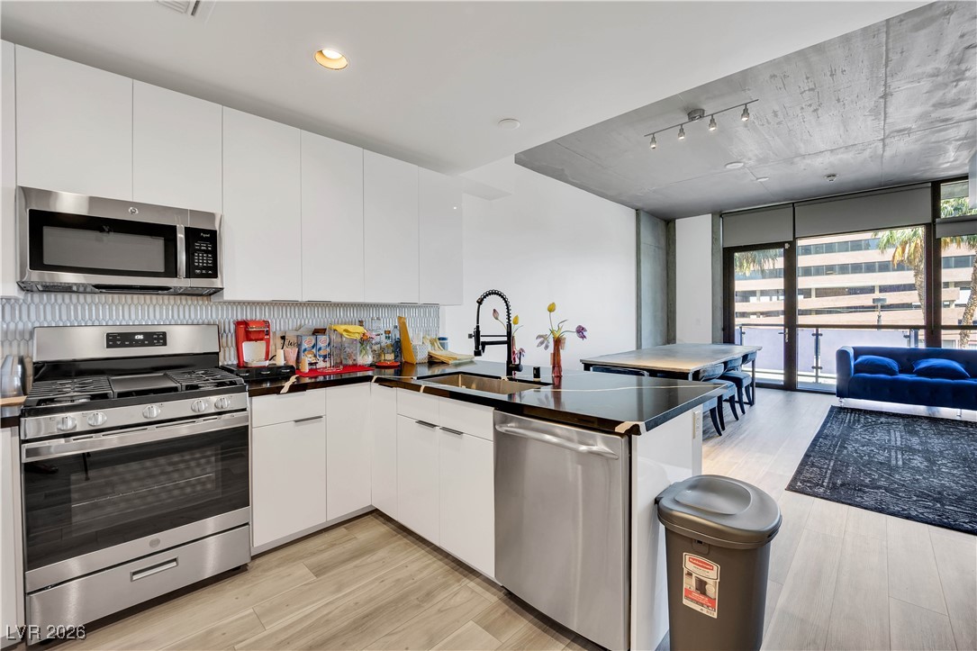 353 East Bonneville Avenue 185