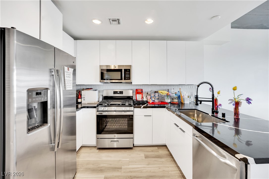 353 East Bonneville Avenue 185