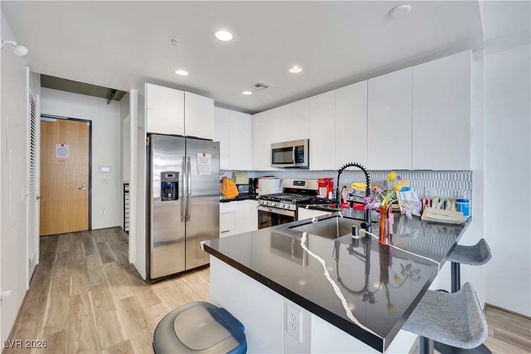 353 East Bonneville Avenue 185