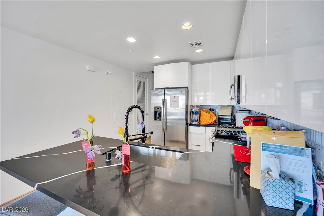 353 East Bonneville Avenue 185