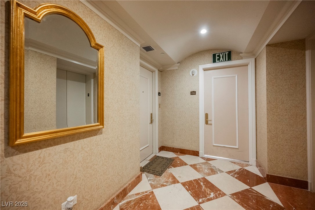 2877 Paradise Road 1604