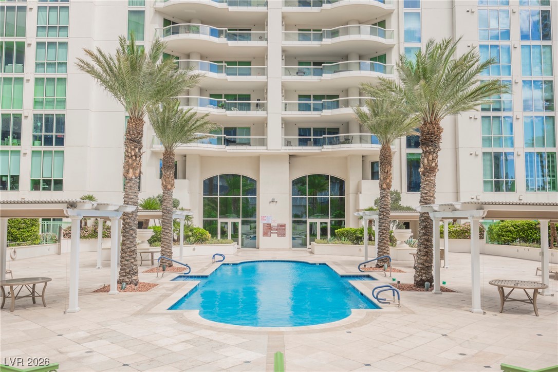 2877 Paradise Road 1604