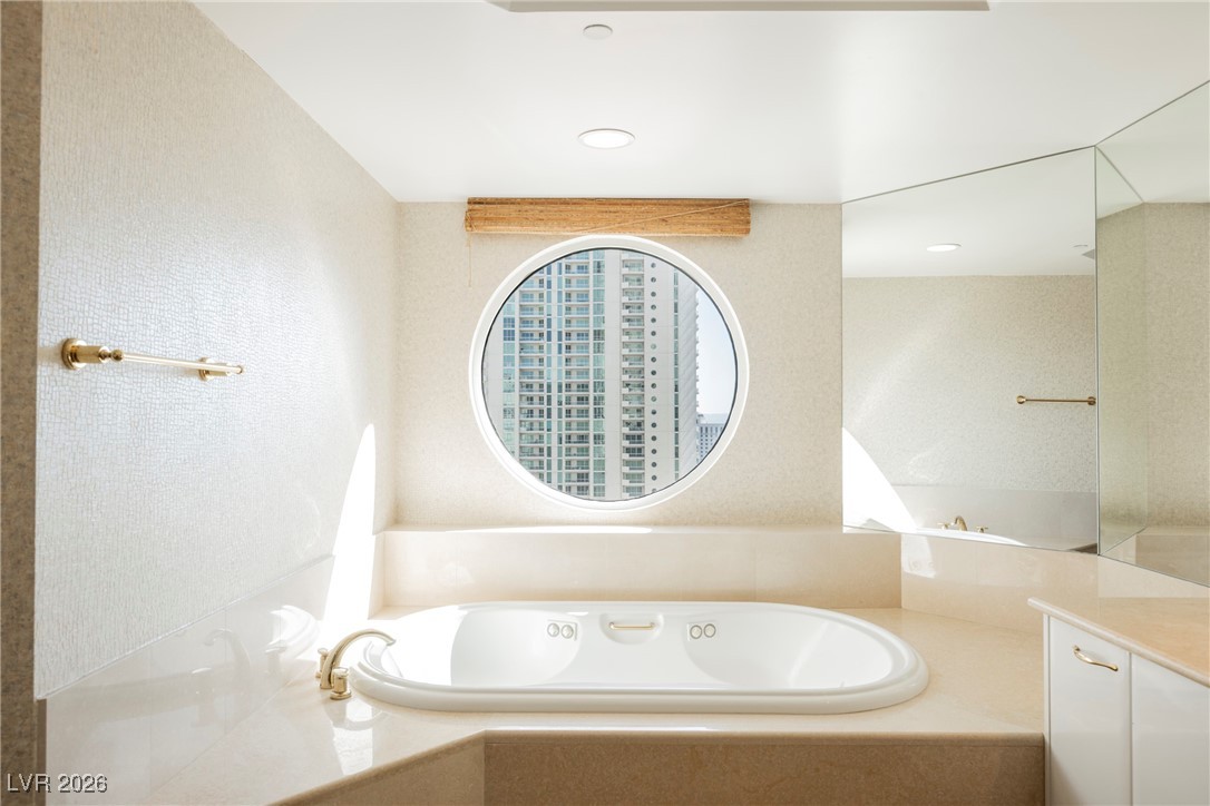 2877 Paradise Road 1604