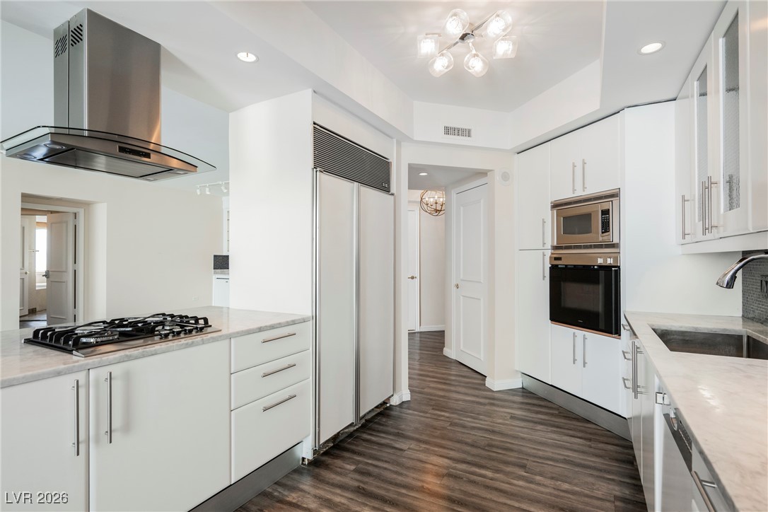 2877 Paradise Road 1604