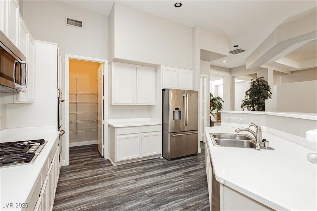 6880 Royal Heritage Court