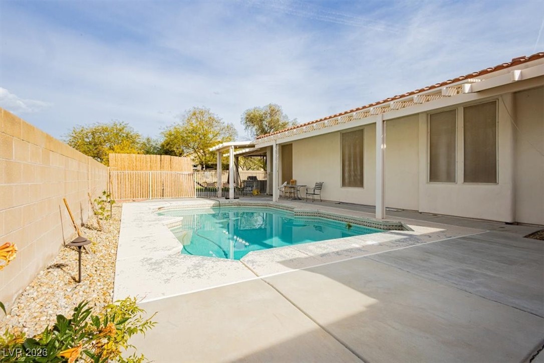 6880 Royal Heritage Court