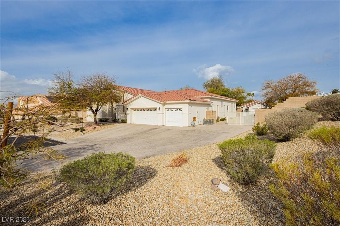 6880 Royal Heritage Court