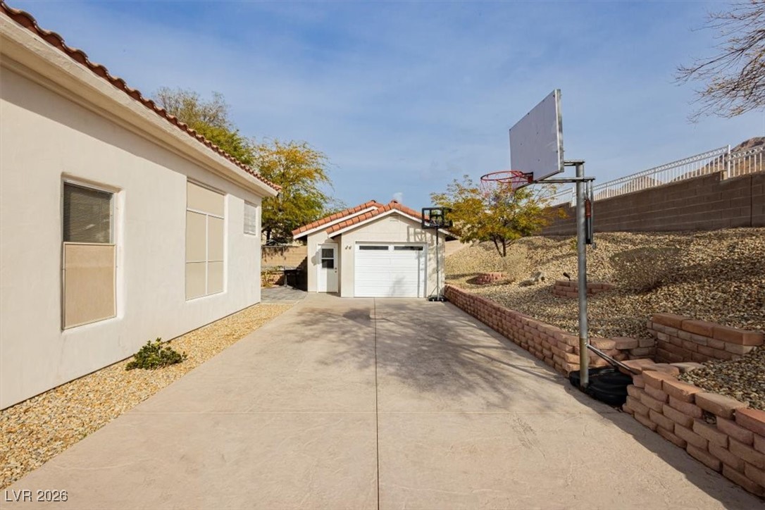 6880 Royal Heritage Court