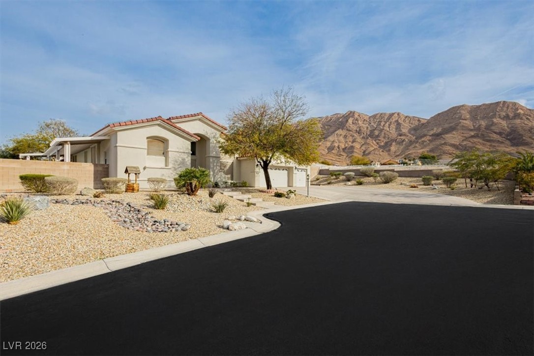 6880 Royal Heritage Court