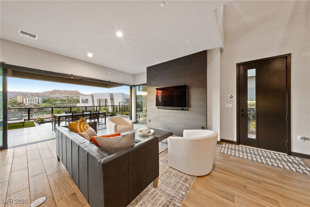 38 Promenade Isle Lane