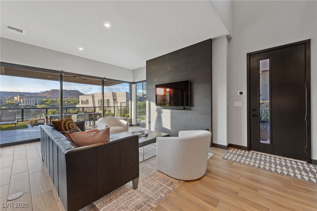 38 Promenade Isle Lane