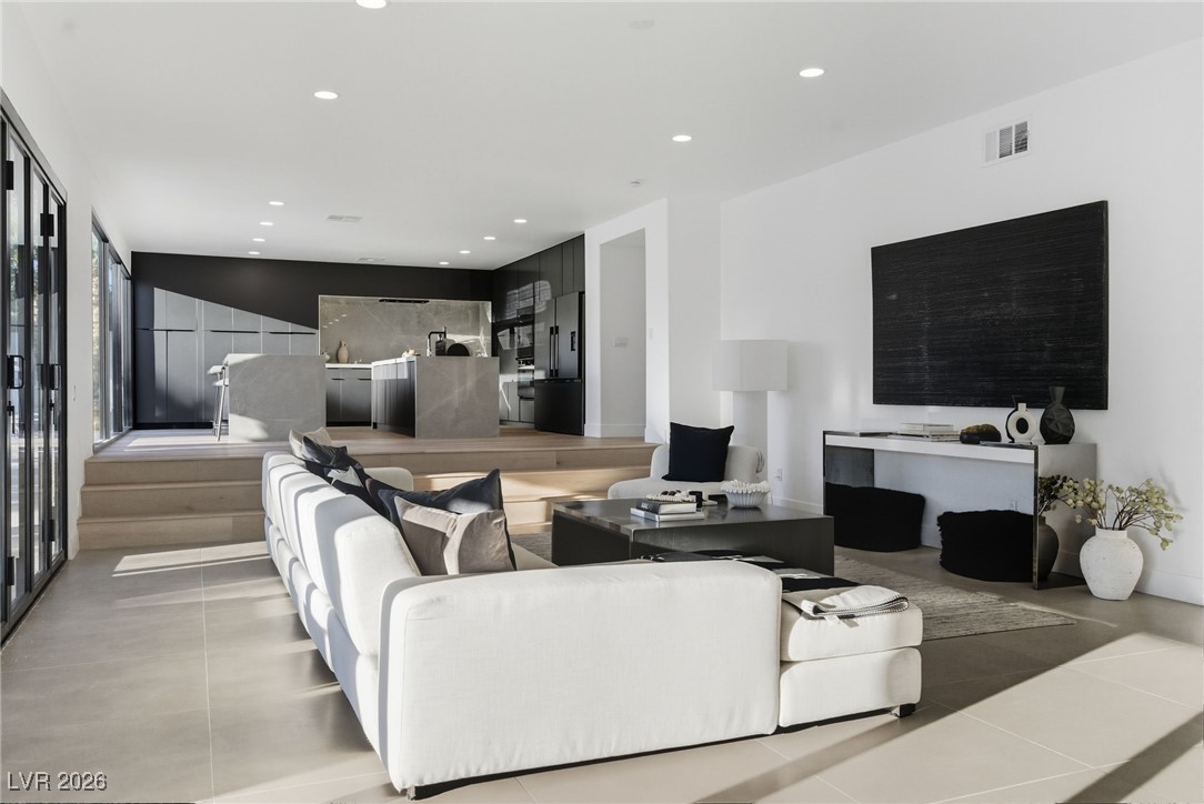 8717 Kingship Court