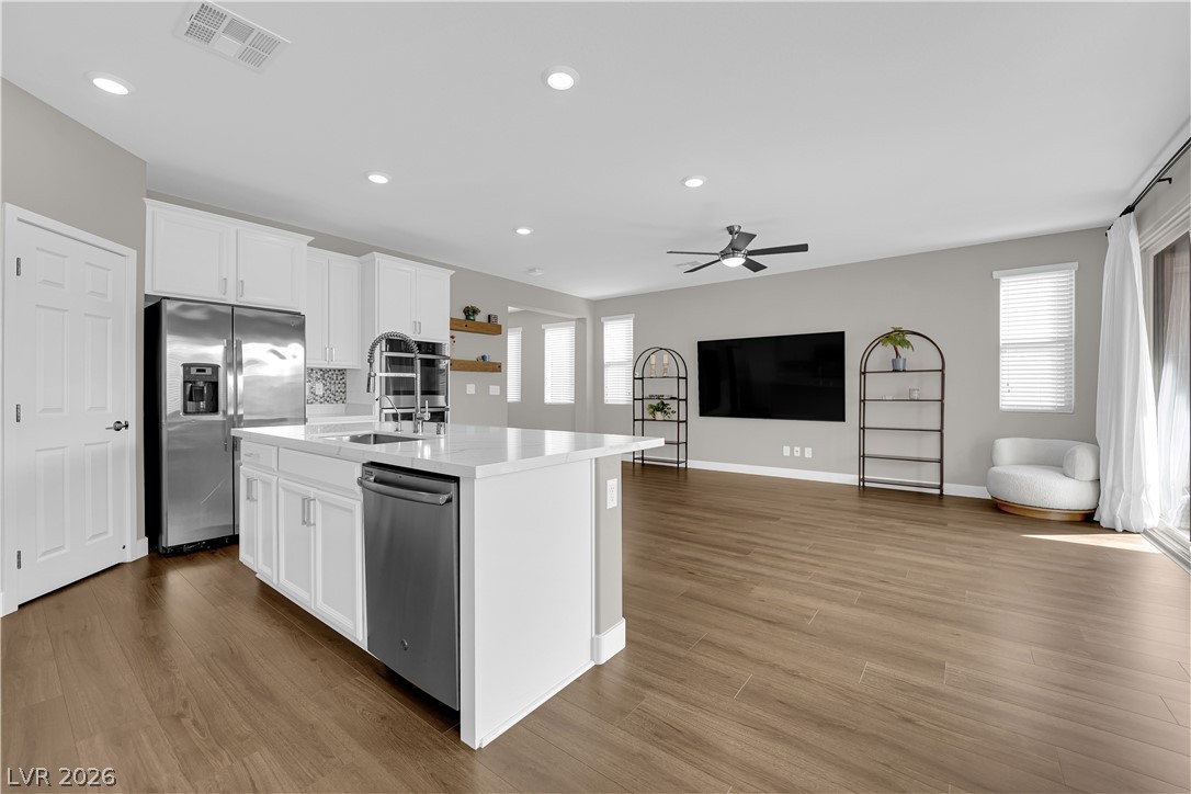 737 Foreign Reef Way