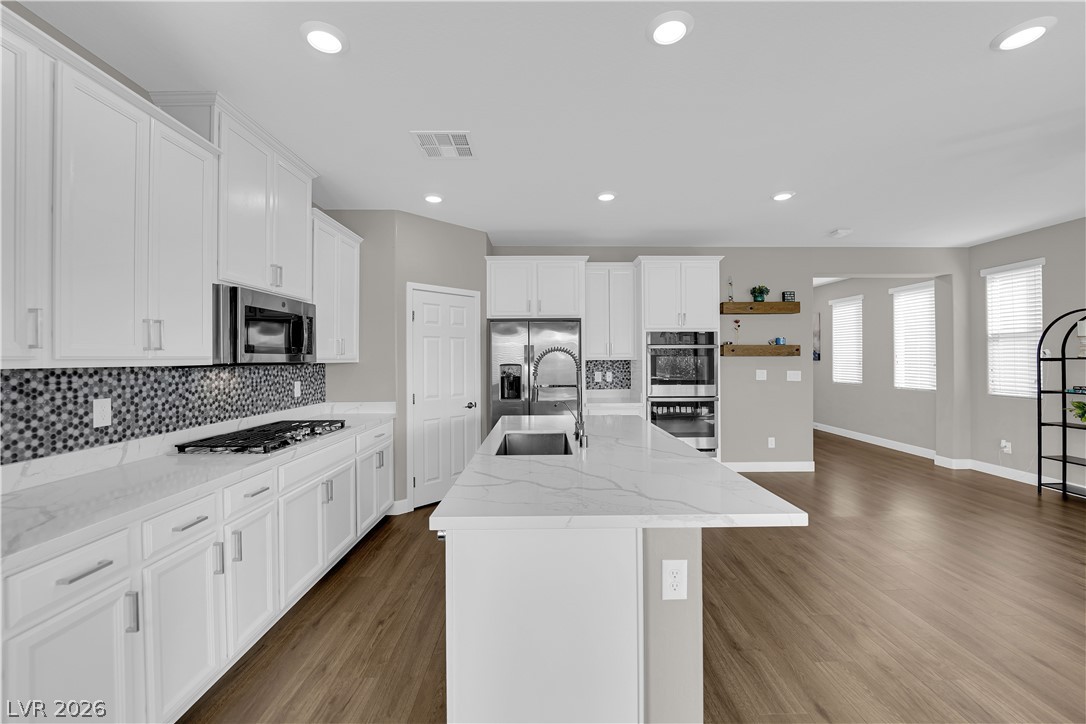 737 Foreign Reef Way