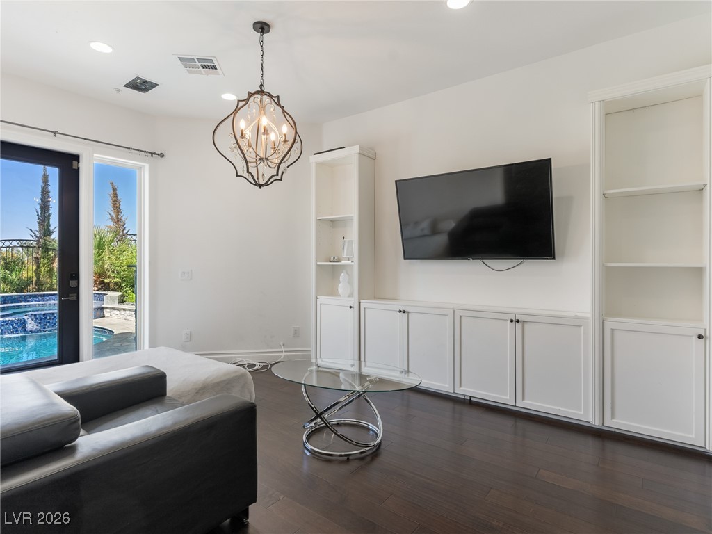 779 Clove Court