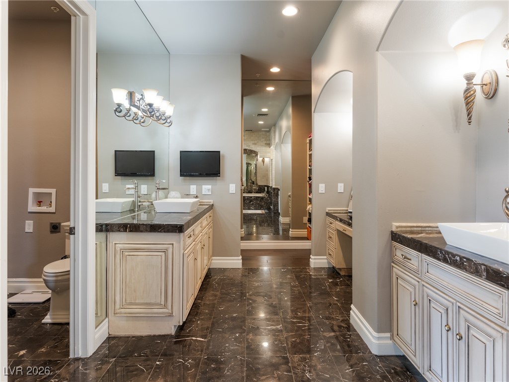779 Clove Court