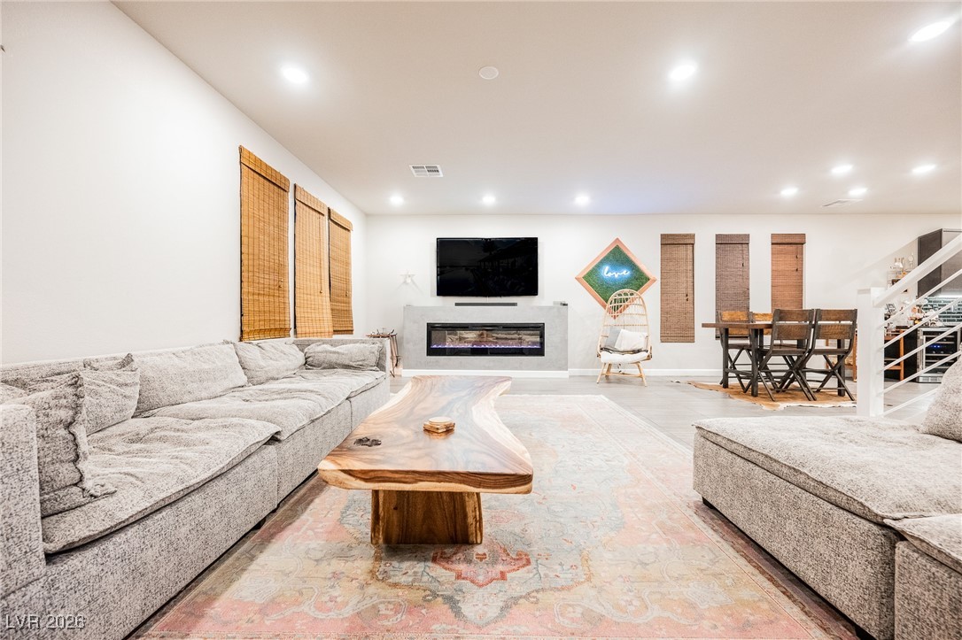 8113 Misty Canyon Avenue