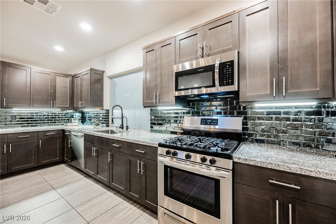 8113 Misty Canyon Avenue