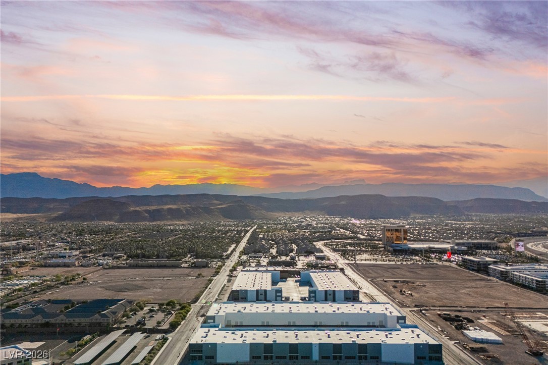 8113 Misty Canyon Avenue