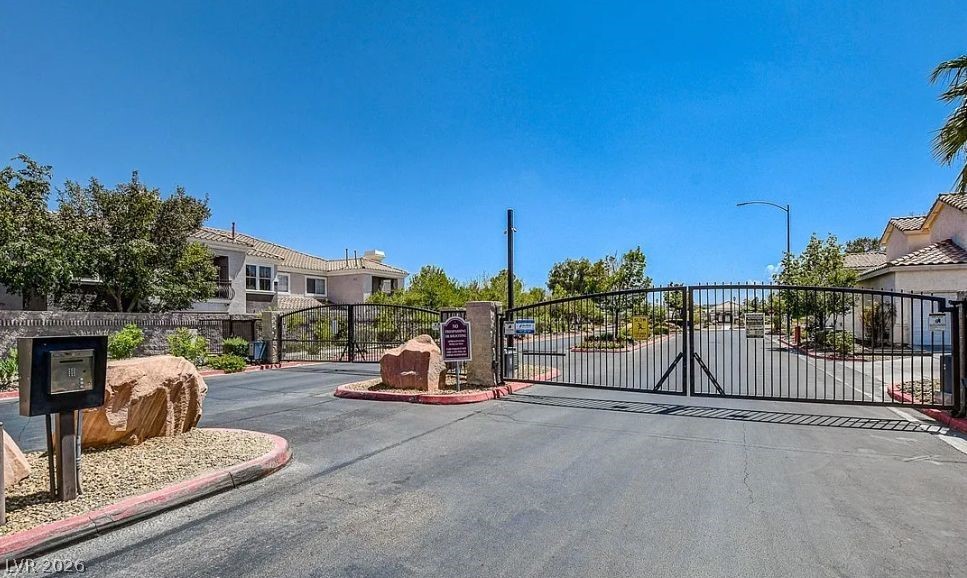 2433 Cliffwood Drive