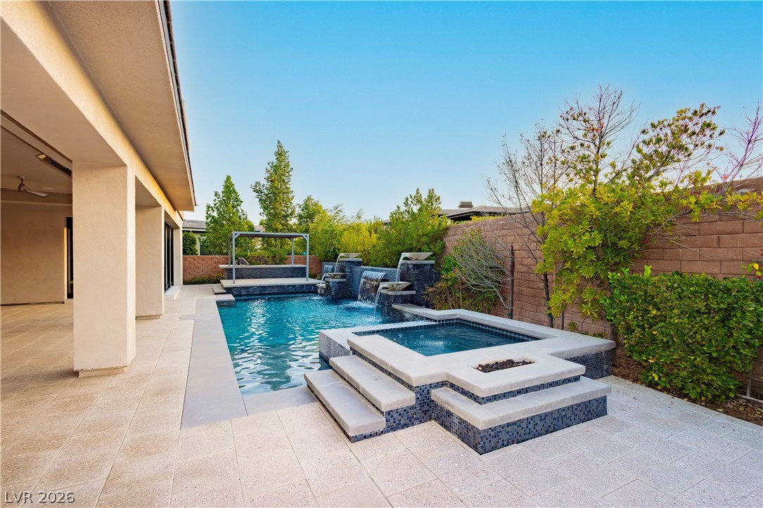 94 Glade Hollow Drive