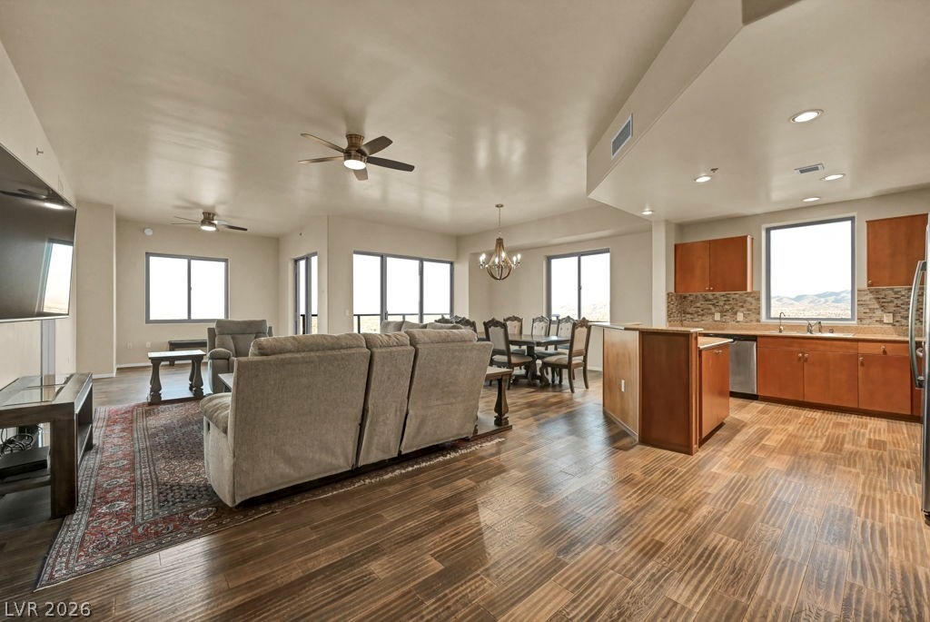 8255 Las Vegas Boulevard 2013