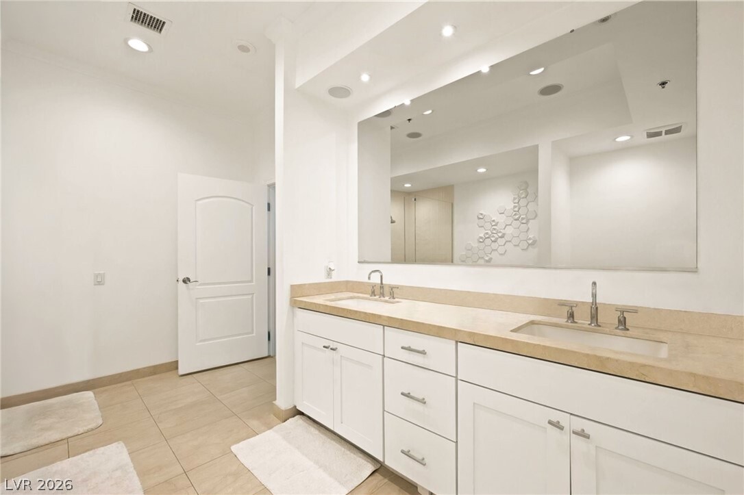 2700 Las Vegas Boulevard 4203