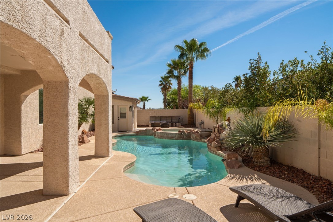 8929 Glenistar Gate Avenue