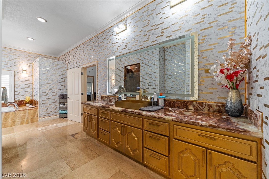 2525 Driftwood Drive