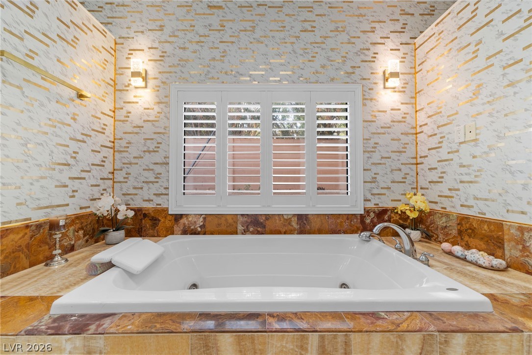 2525 Driftwood Drive