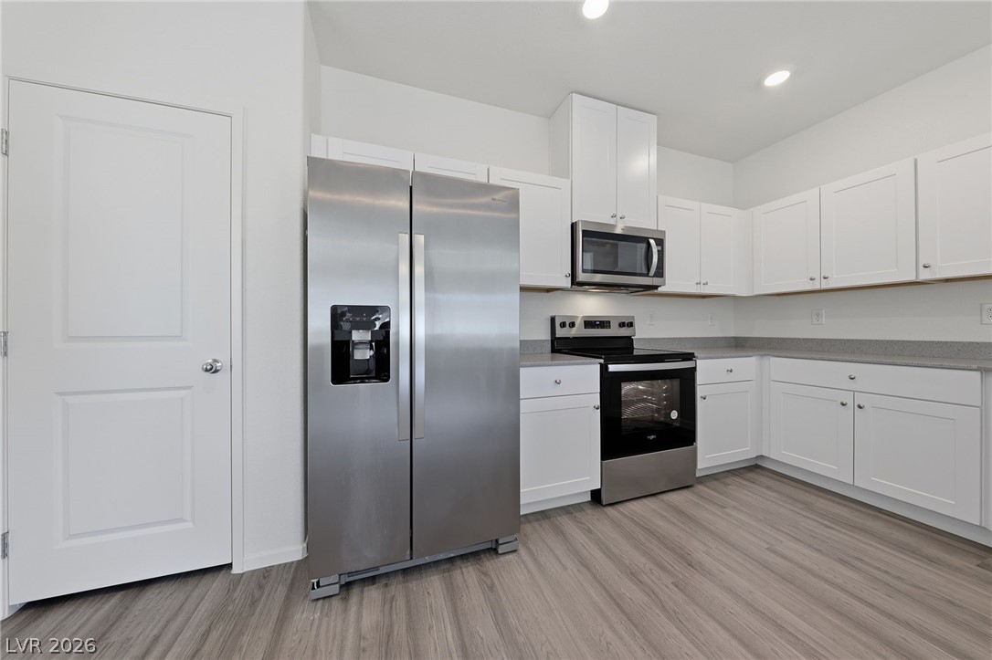 4665 Zodiac Sky Avenue 2