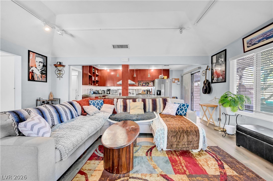 639 Pepper Tree Circle