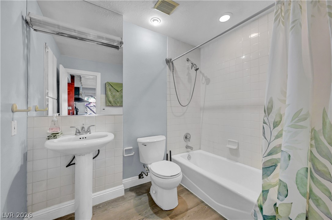 639 Pepper Tree Circle