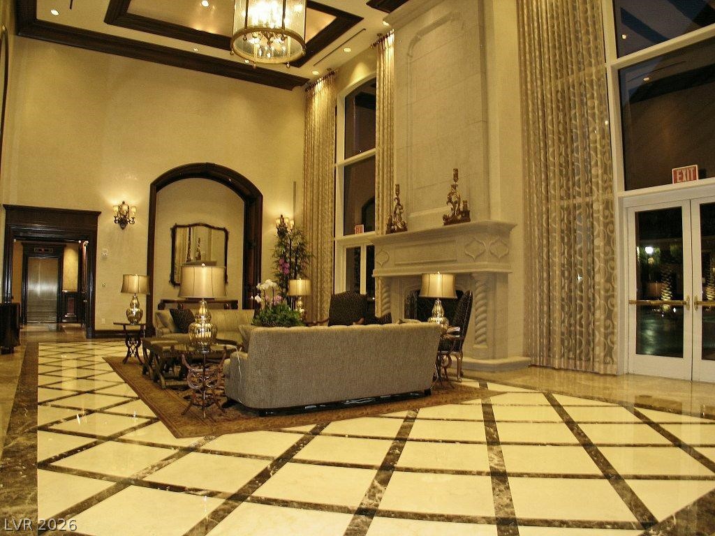 2747 PARADISE Road 502