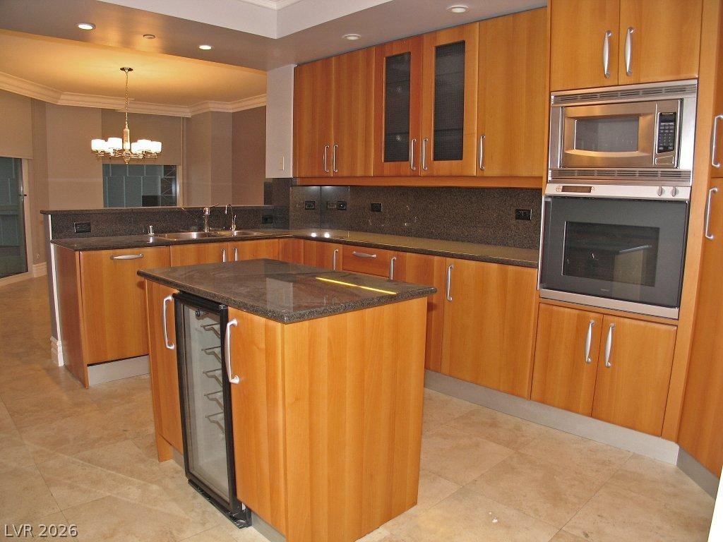 2747 PARADISE Road 502