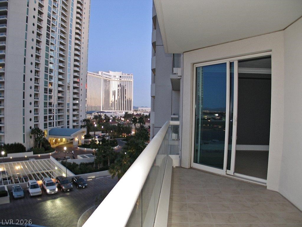 2747 PARADISE Road 502