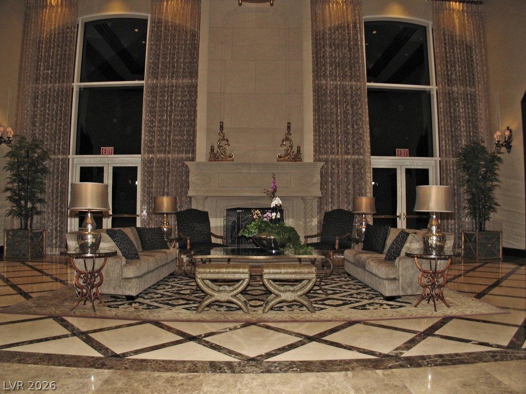 2747 PARADISE Road 502