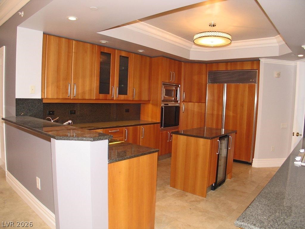 2747 PARADISE Road 502