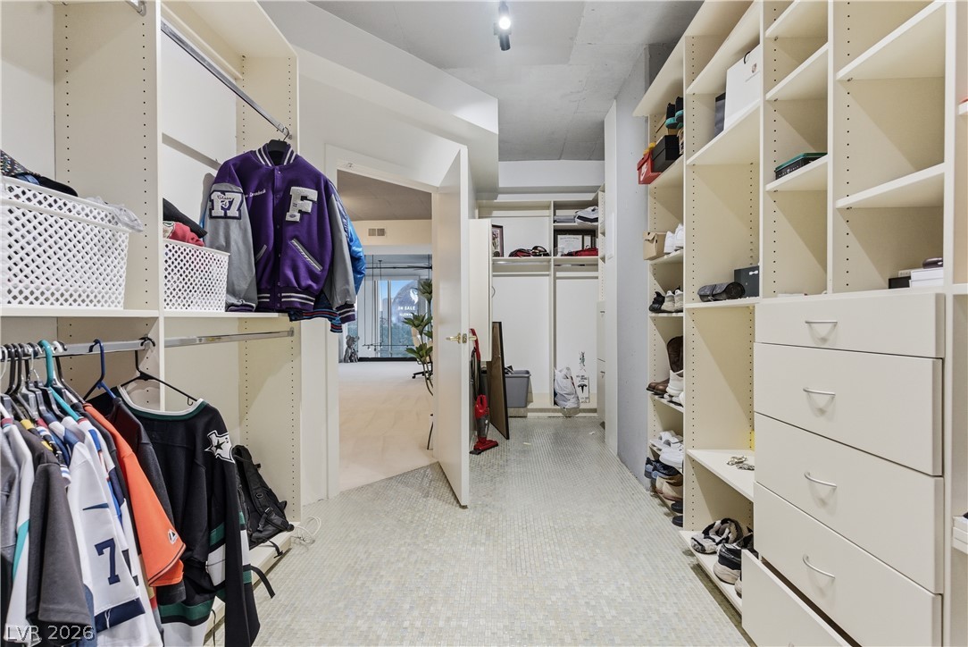 360 East Desert Inn Road 807