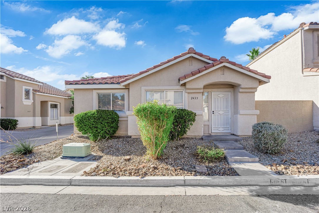 2433 Cliffwood Drive