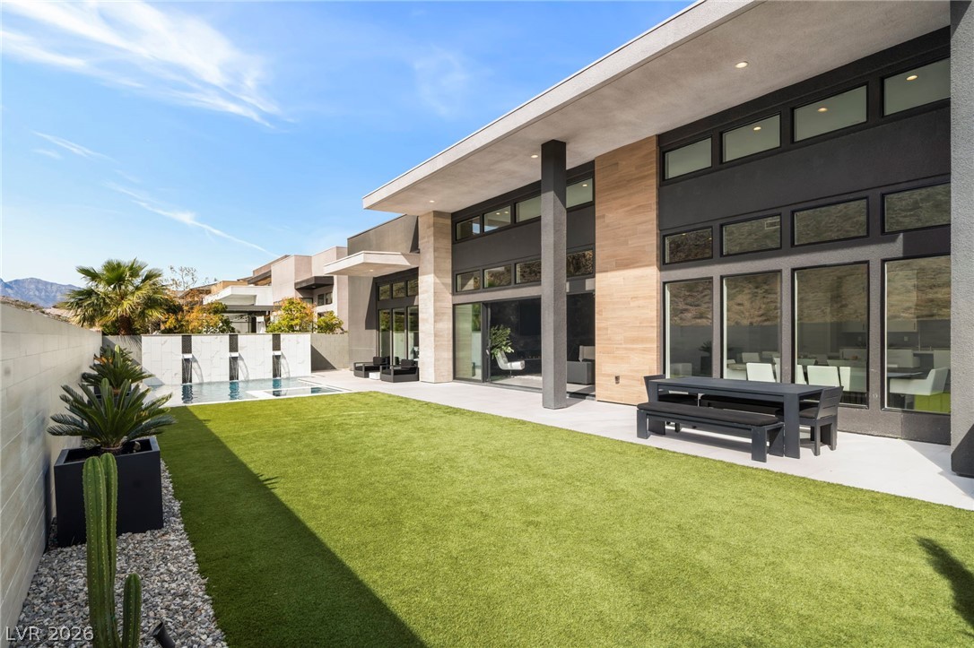 5201 Peak Climb Drive