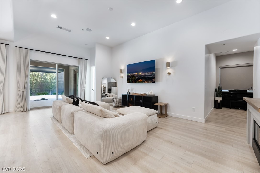 10149 Zeta Tucana Street