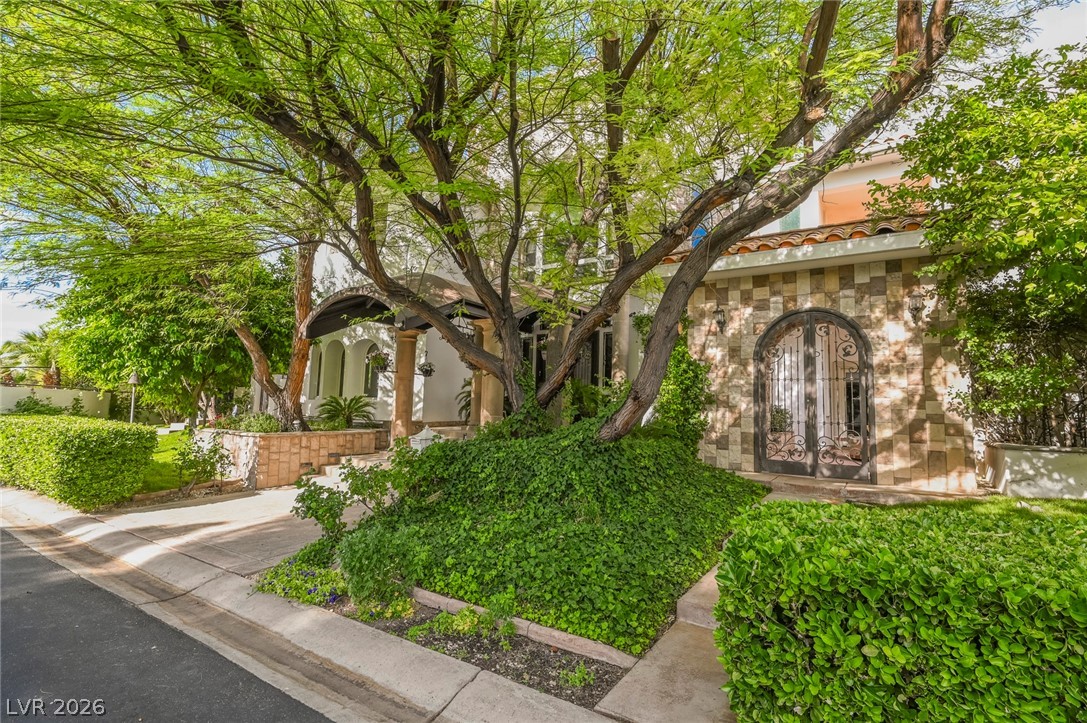 3495 Pama Lane