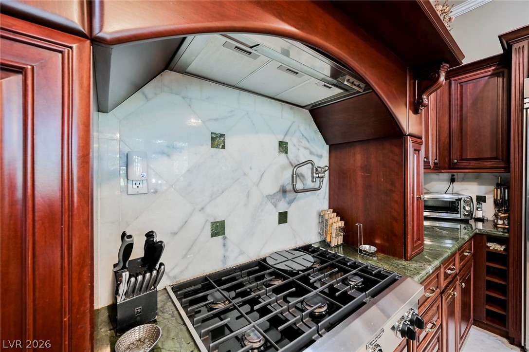 3495 Pama Lane