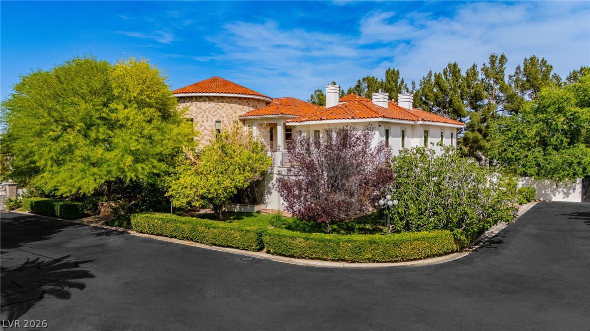 3495 Pama Lane