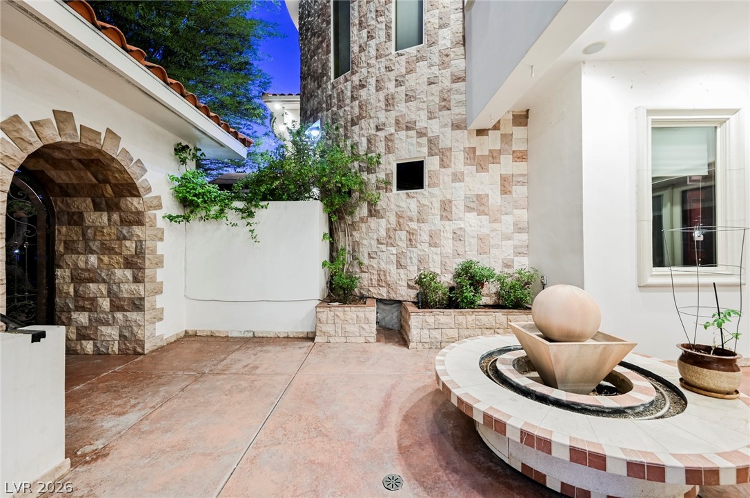 3495 Pama Lane